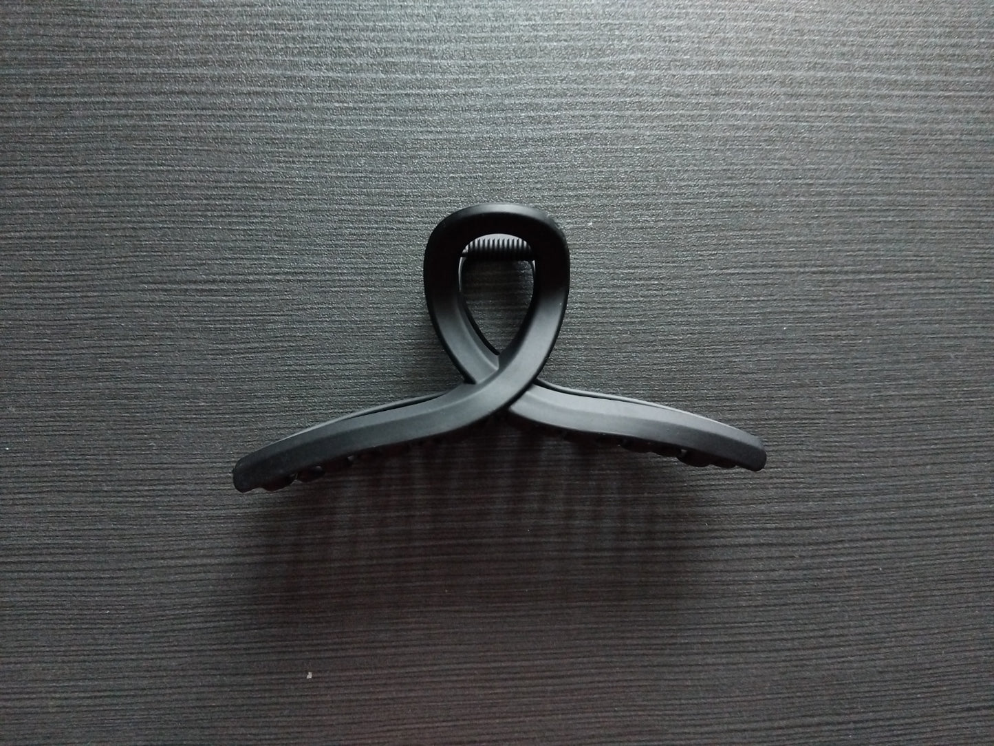 Crisscross Hair Claw Clips.